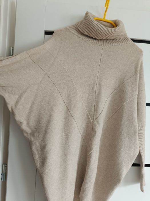 Golf oversize beżowy