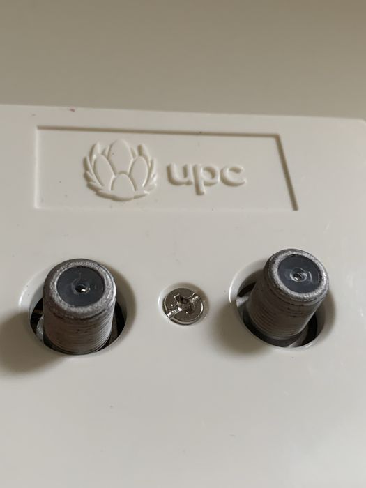 Gniazdo antenowe podwójne UPC btv 04
