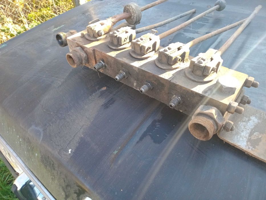 Гідророзподільник на автокран КС-35