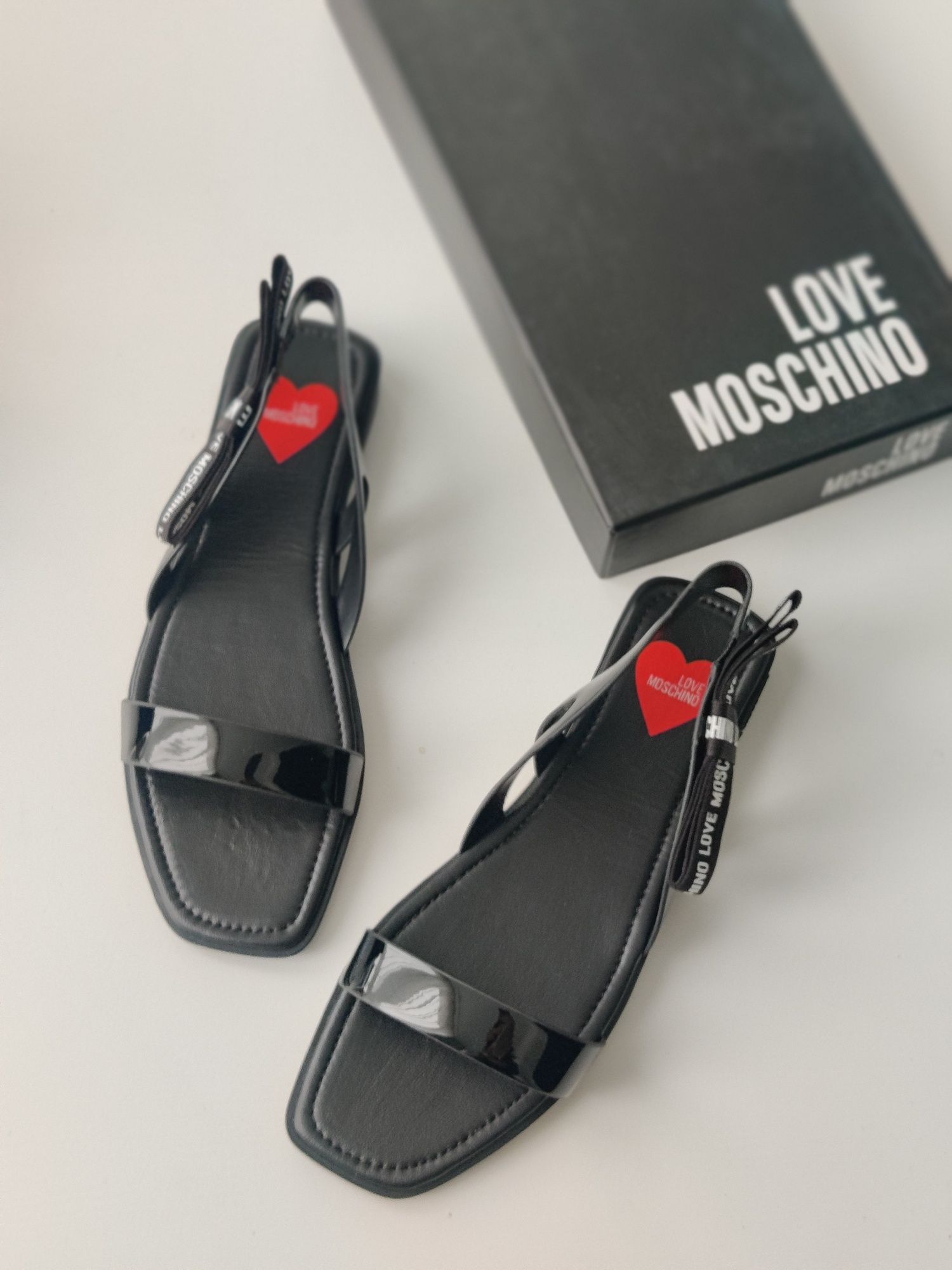 Чорні босоніжки бренд Love Moschino розмір 39