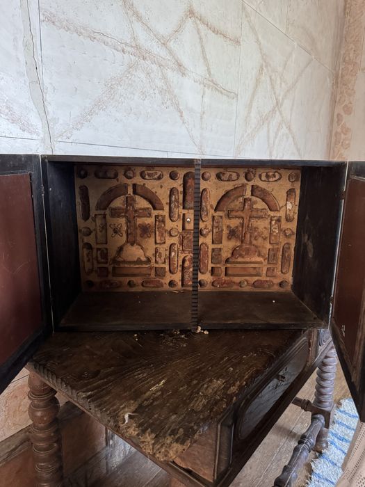 Oratorio muito antigo para restauro