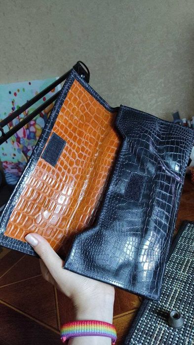 Клатч черный лаковый