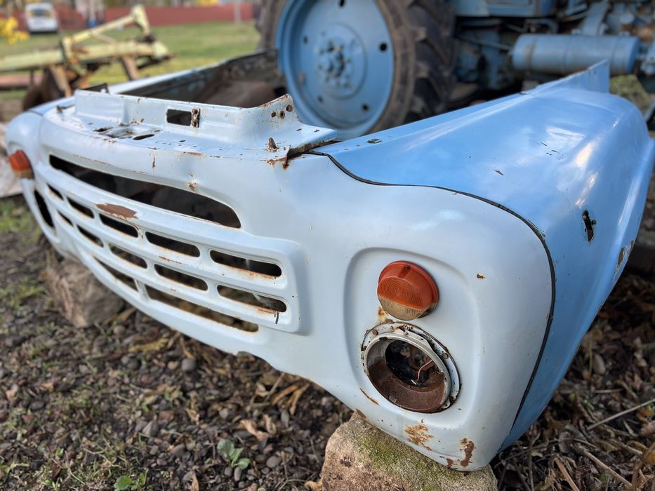 Продається обліцовка з крилами зіл 130