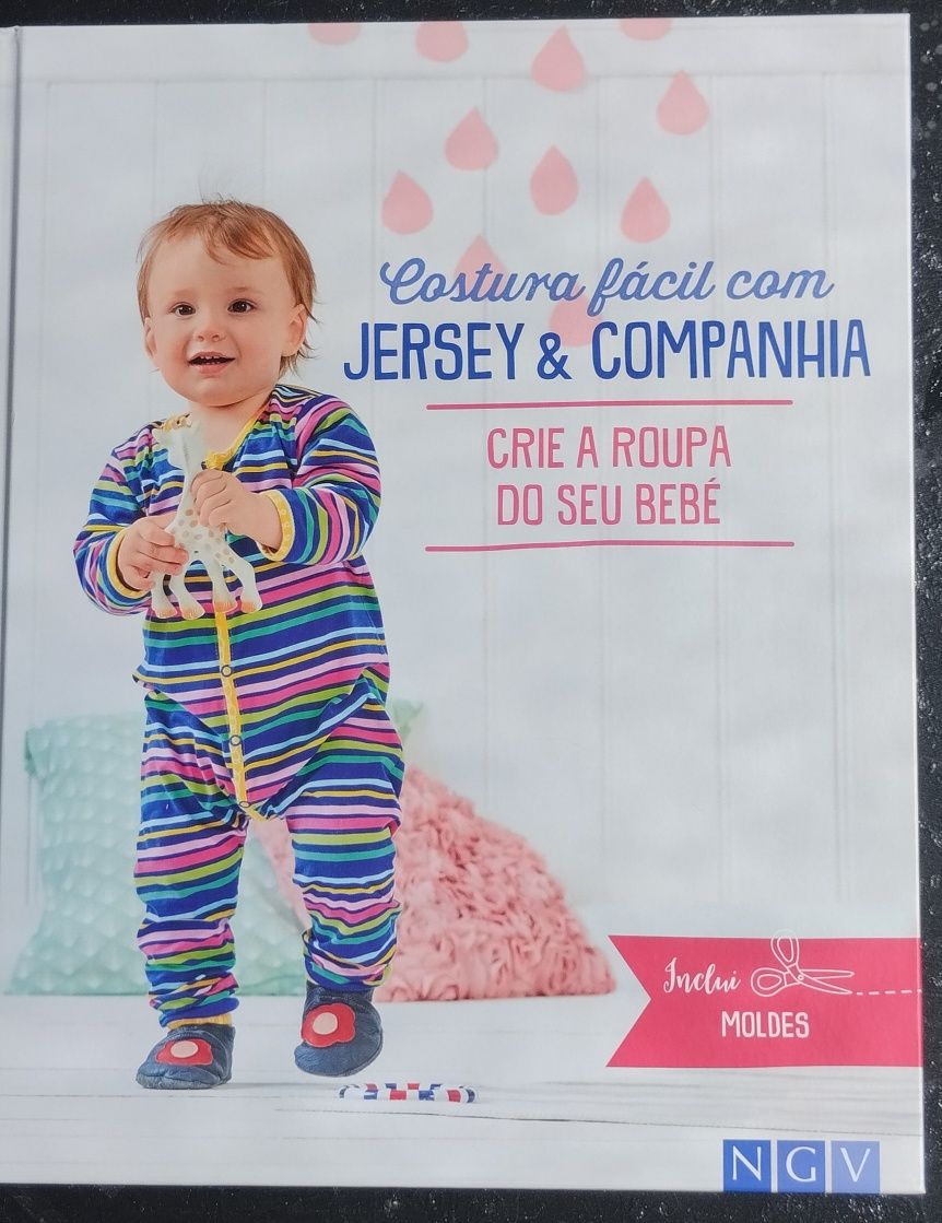 Livro de costura para bebé