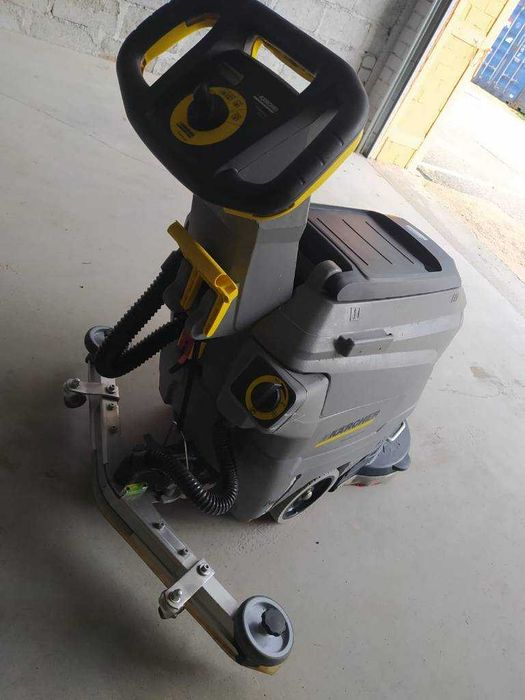 Підлогомийна машина Karcher