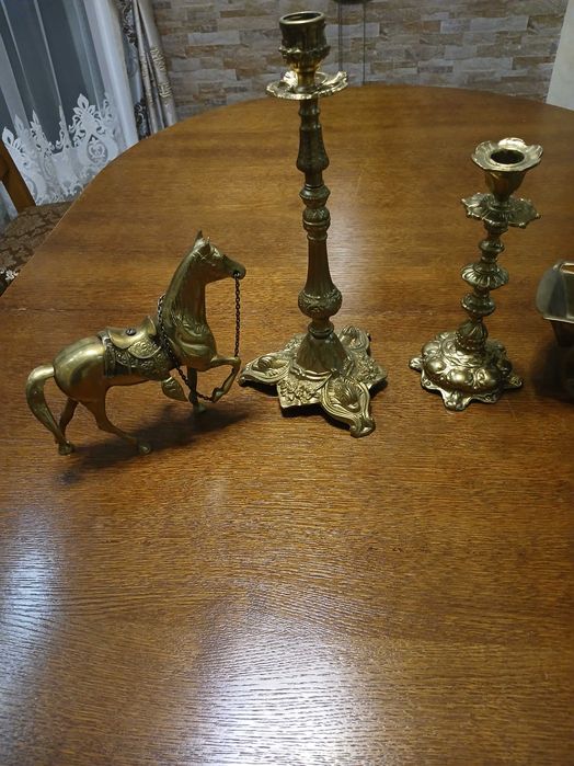 Бронзові підсвічники