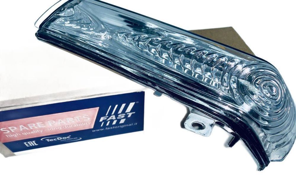 Lampa kierunkowskazu w lusterku bocznym Fiat Doblo Opel Combo