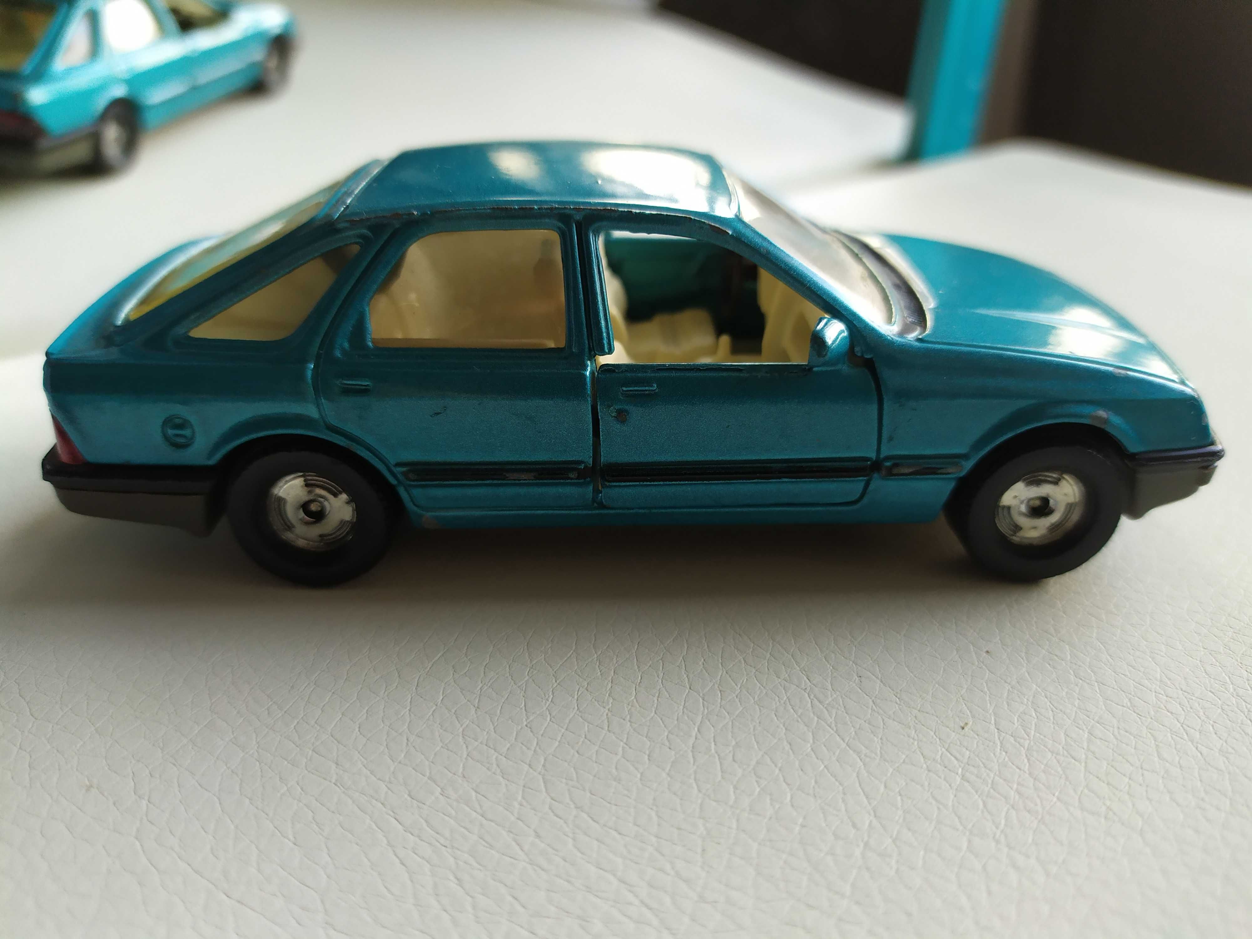 Corgi Ford Sierra 2.3 Ghia - 1981 (Bom)