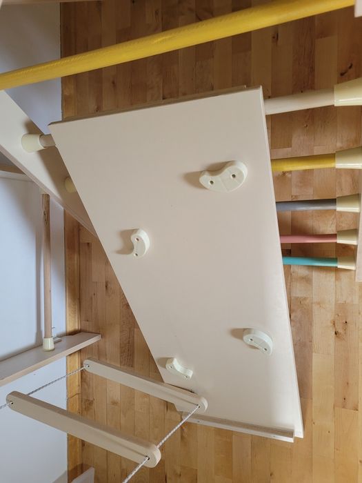 Drabinka do wspinania ze zjeżdżalnia ścianką