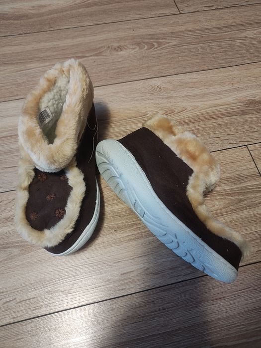 Bardzo ciepłe kapcie damskie 38/39
