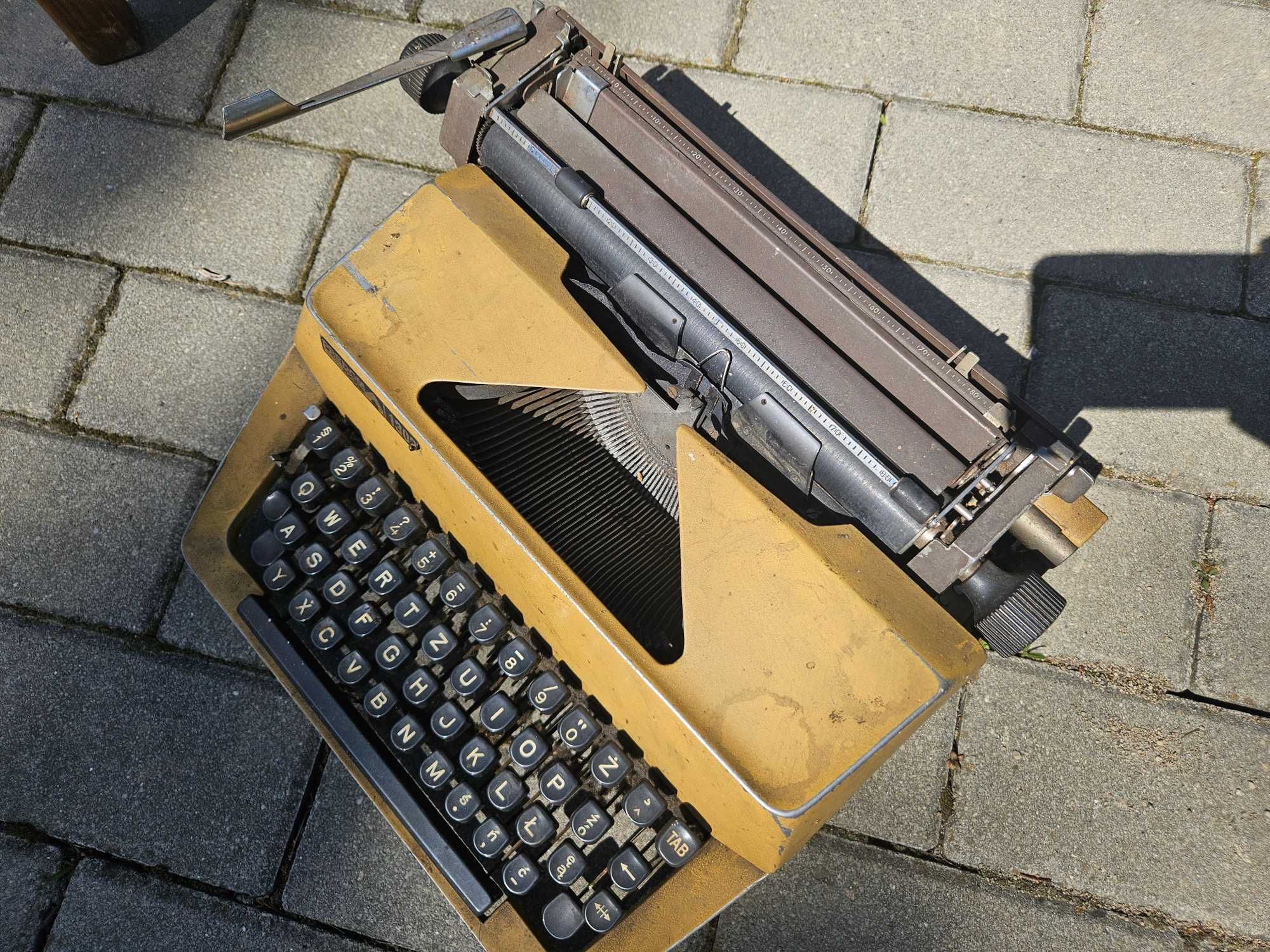 Maszyna do pisania ŁUCZNIK PREDOM 1302