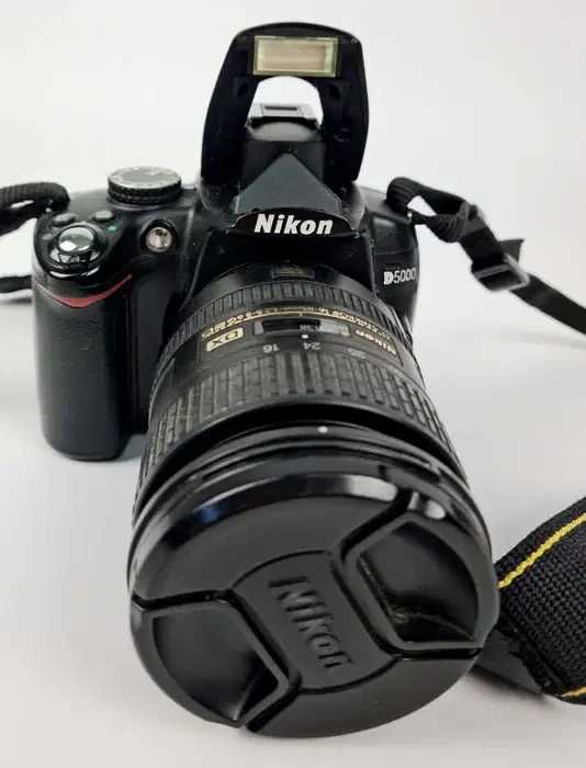 Продам Nikon D5000 с объективом Nikon AF-S NIKKOR 16-85mm