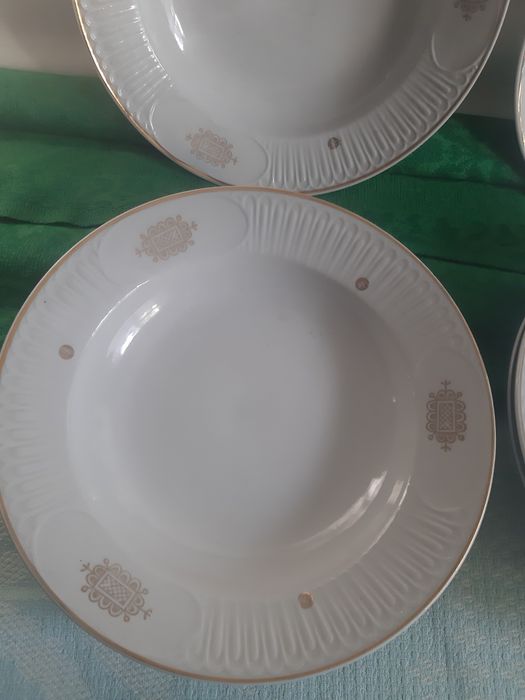 Тарелки глубокие новые 6 шт.