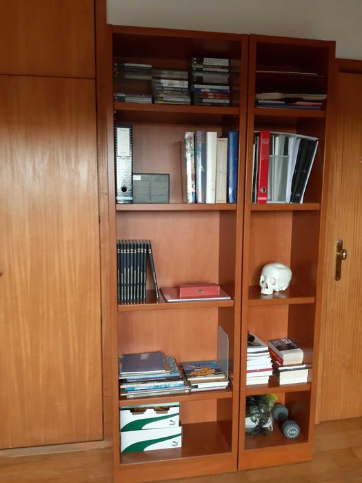 Mobília para quarto de criança ou adolescente.