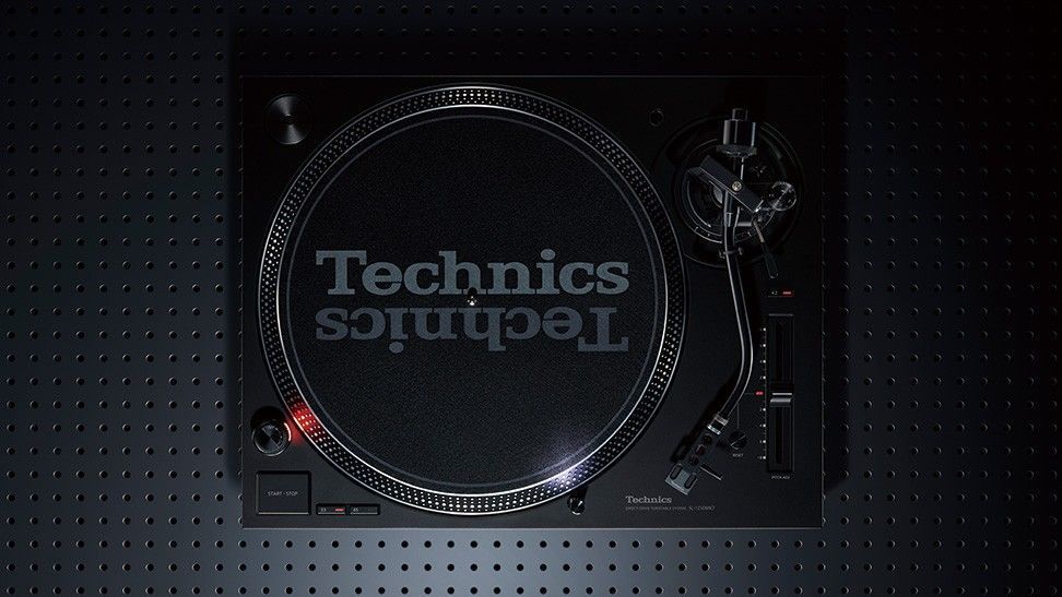 TECHNICS SL-1210MK7EG - Czarny