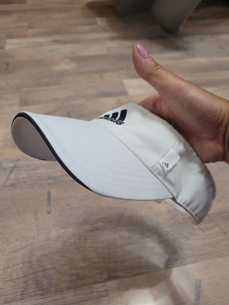 Daszek Adidas biały