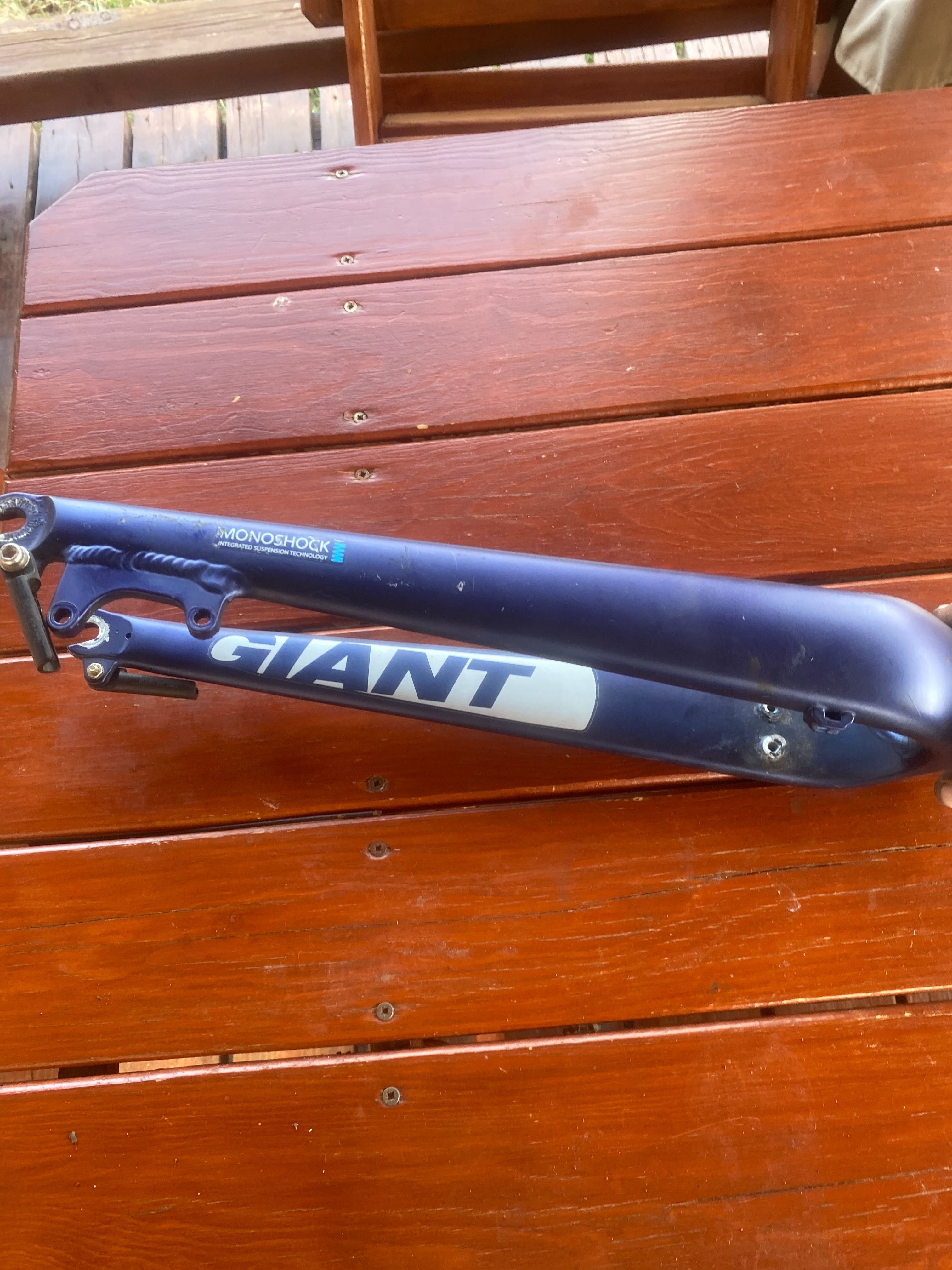 Widelec rowerowy do roweru elektrycznego Giant Monoshock koło 28