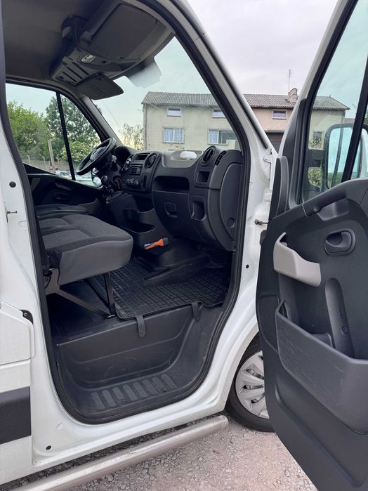 Opel Movano L2H2 z 2017r klima czujniki zadbany faktura