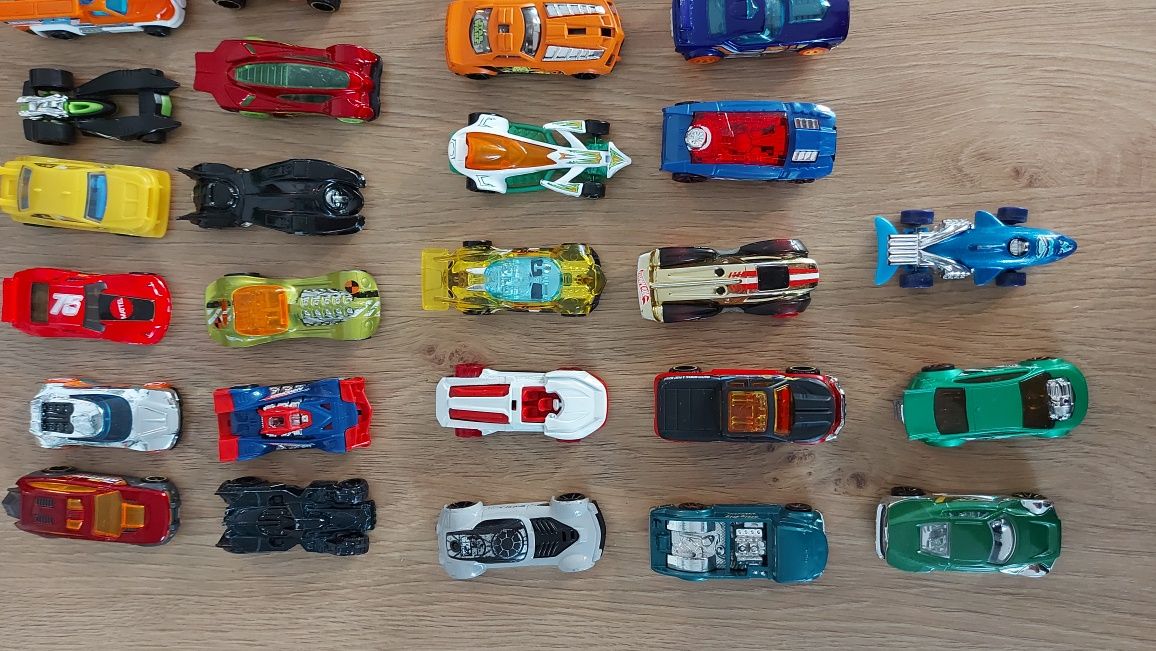 Zestaw samochodzików Hotwheels 43 szt.