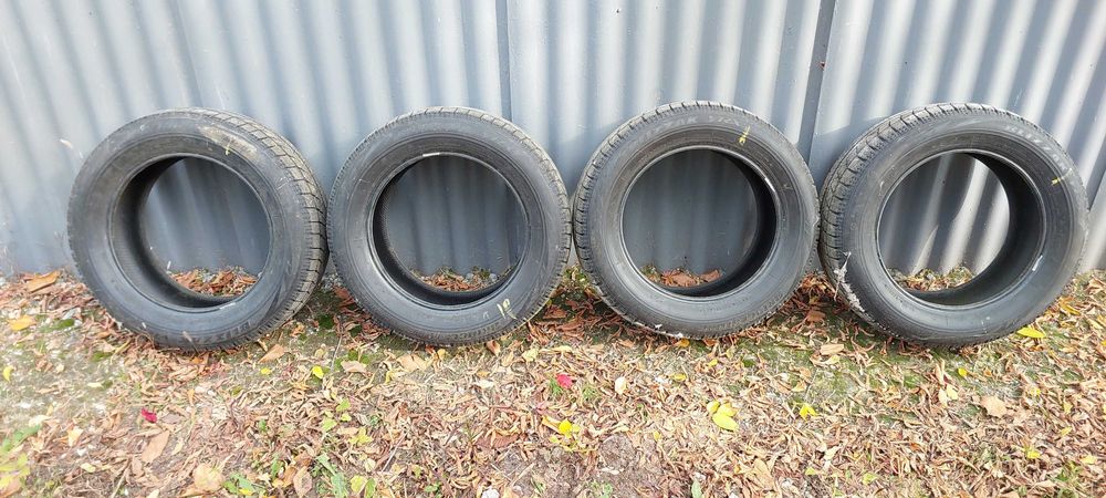 Комплект зимней резины Bridgestone Blizzak VRX 205/60 R16