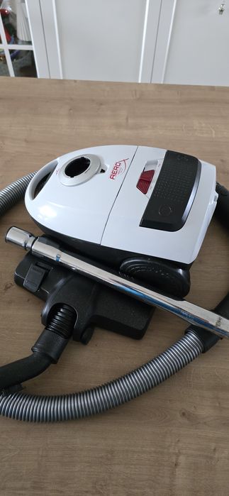 Mocny odkurzacz workowy AERO o mocy 700W