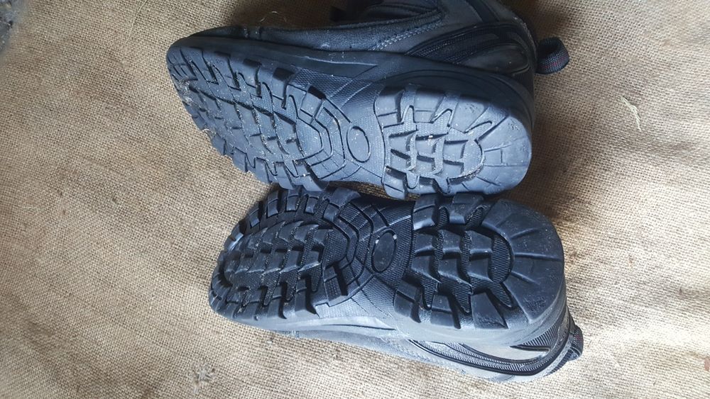 buty rozmiar 38 ciemne