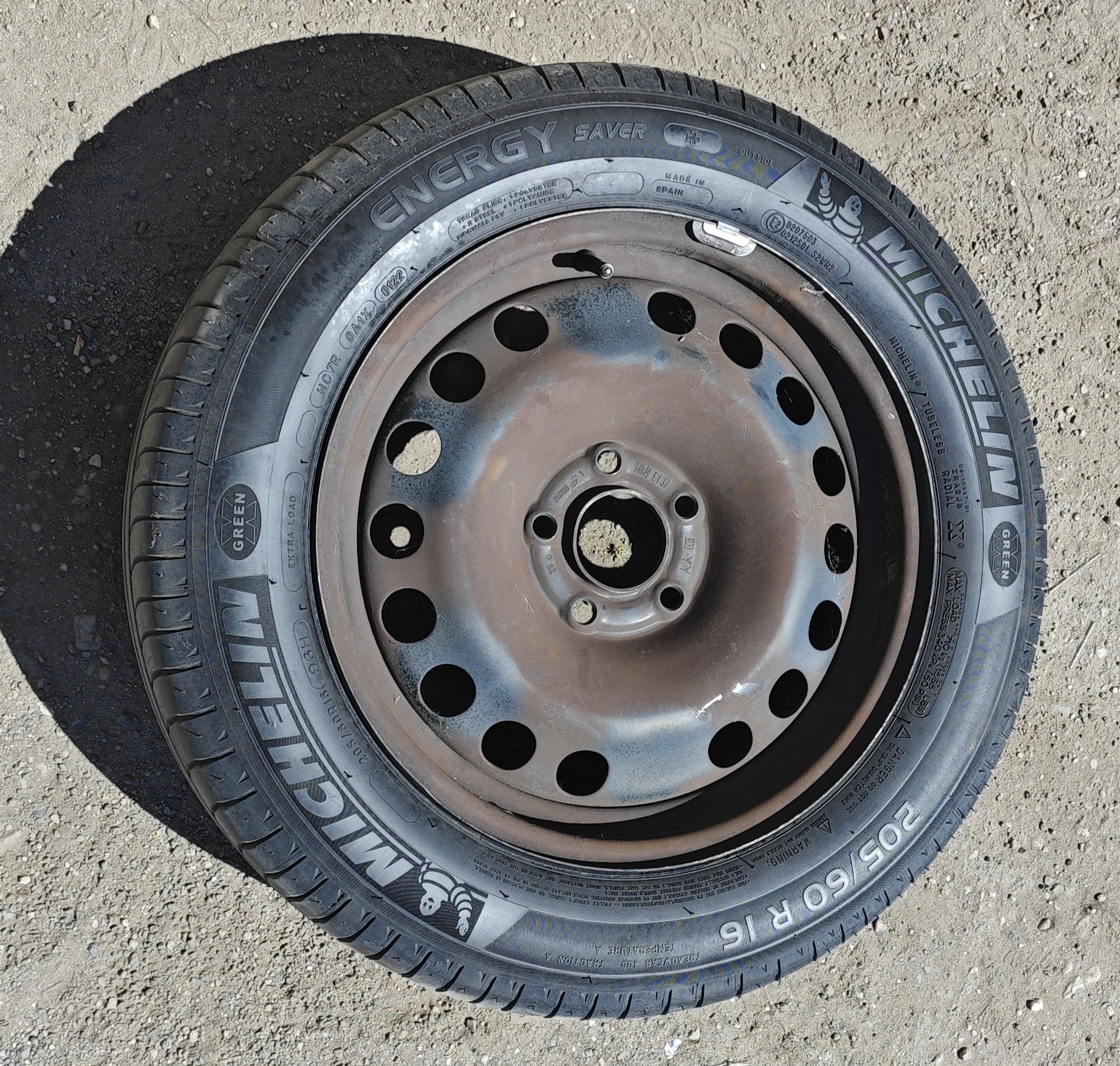 Prawie nowe koła letnie Michelin ENERGY SAVER+ 205/60 R16 96 H XL

Czy