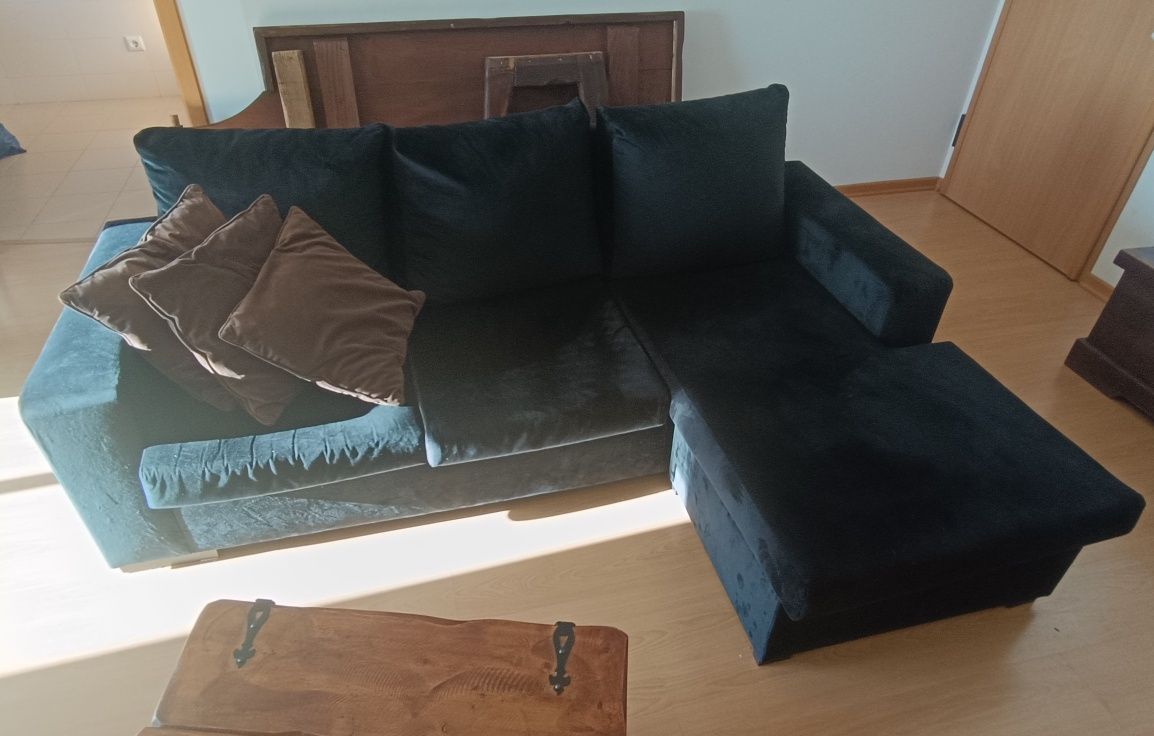 Sofá três lugares com chaise long