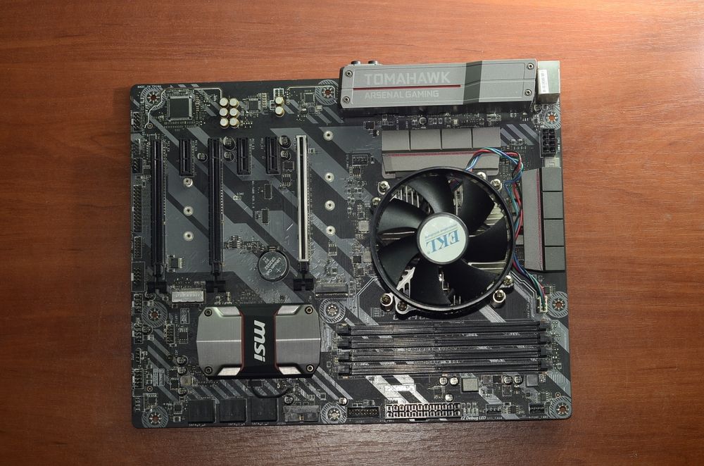 MSi Tomahawk Z270 + Core i3 7100