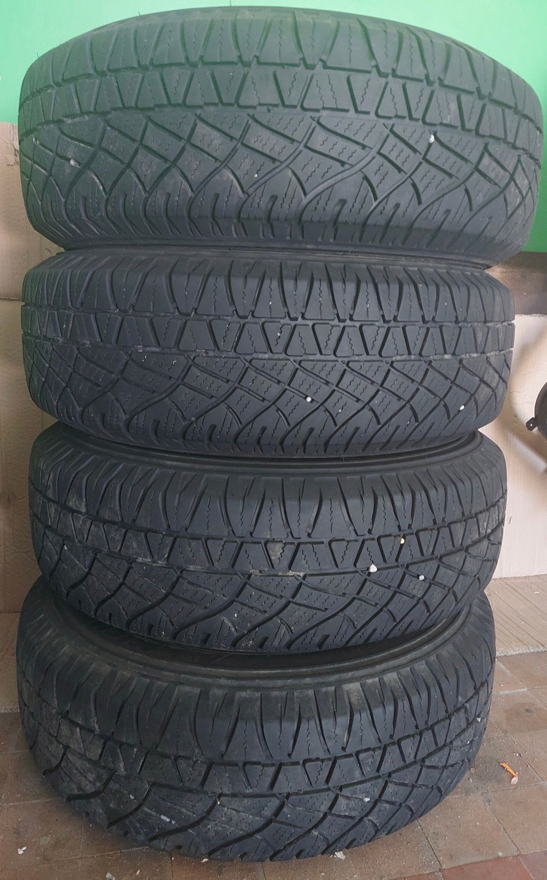 Продам. 235-65/18 Мишелин.