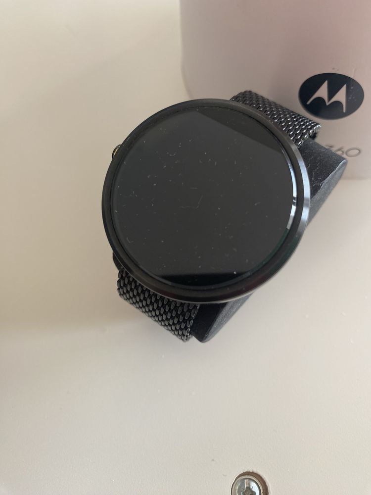 Relógio digital Moto 360
