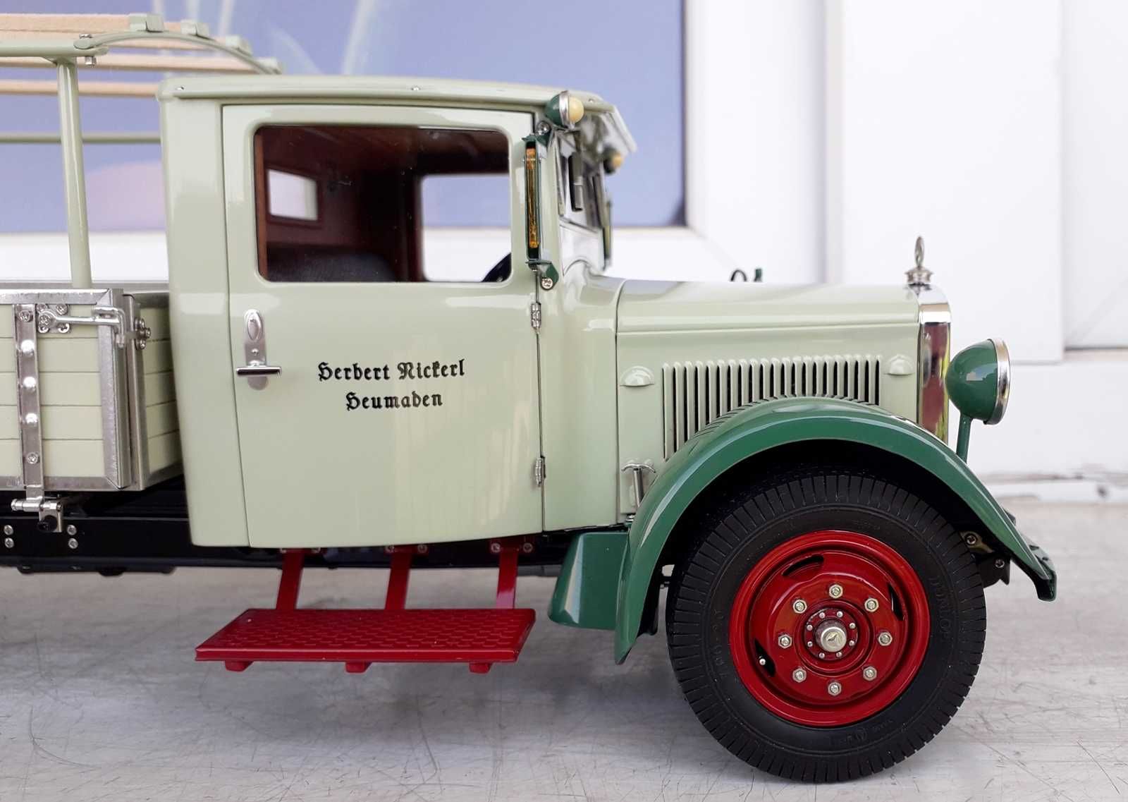 1/18 CMC - 1933 Mercedes Benz LO 2750 LKW