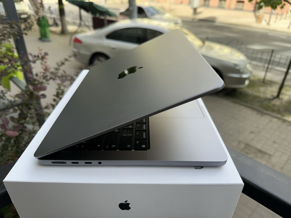 MacBook Pro 14” 2021 M1 Pro 16/512gb ідеал, повний комплект