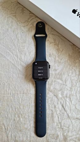 Apple Watch SE (GPS) alumínio cinzento com Bracelete desportiva