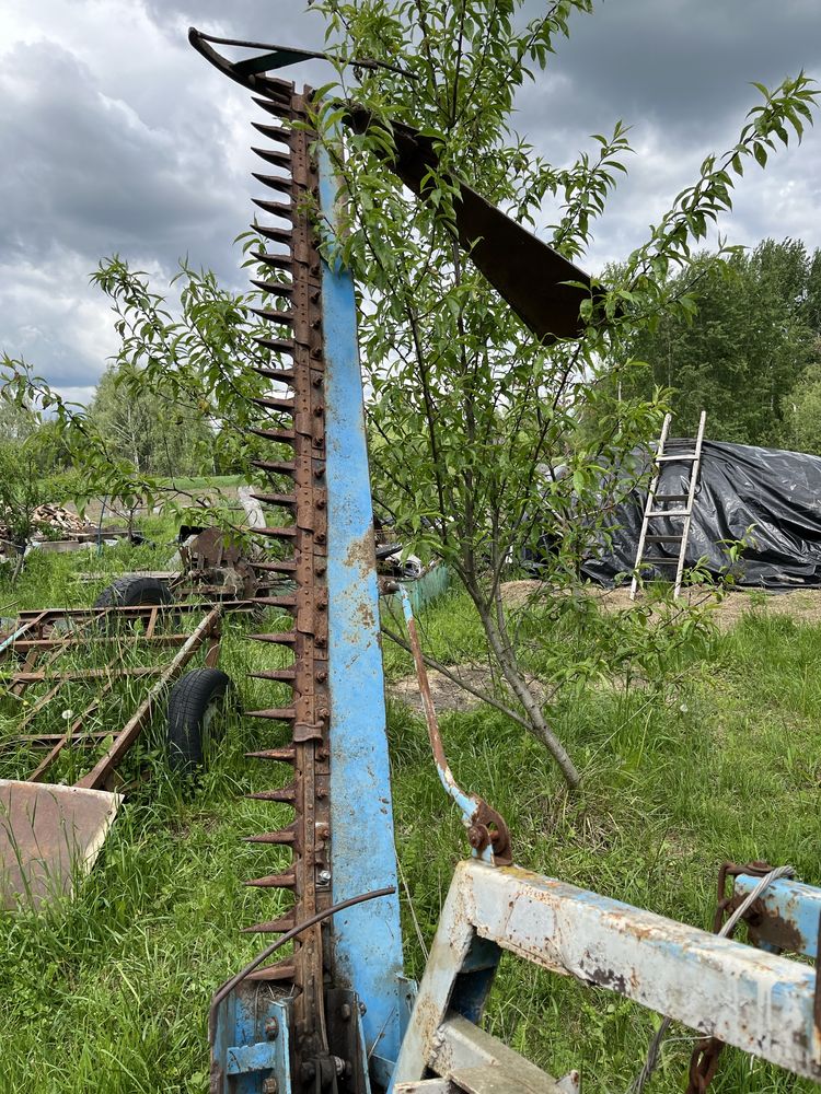 Продам дві косарки до трактора