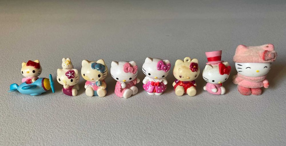 Conjunto de 8 Figurinhas Hello Kitty