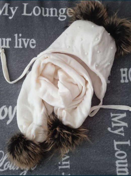 Шапка та шарф для дівчинки