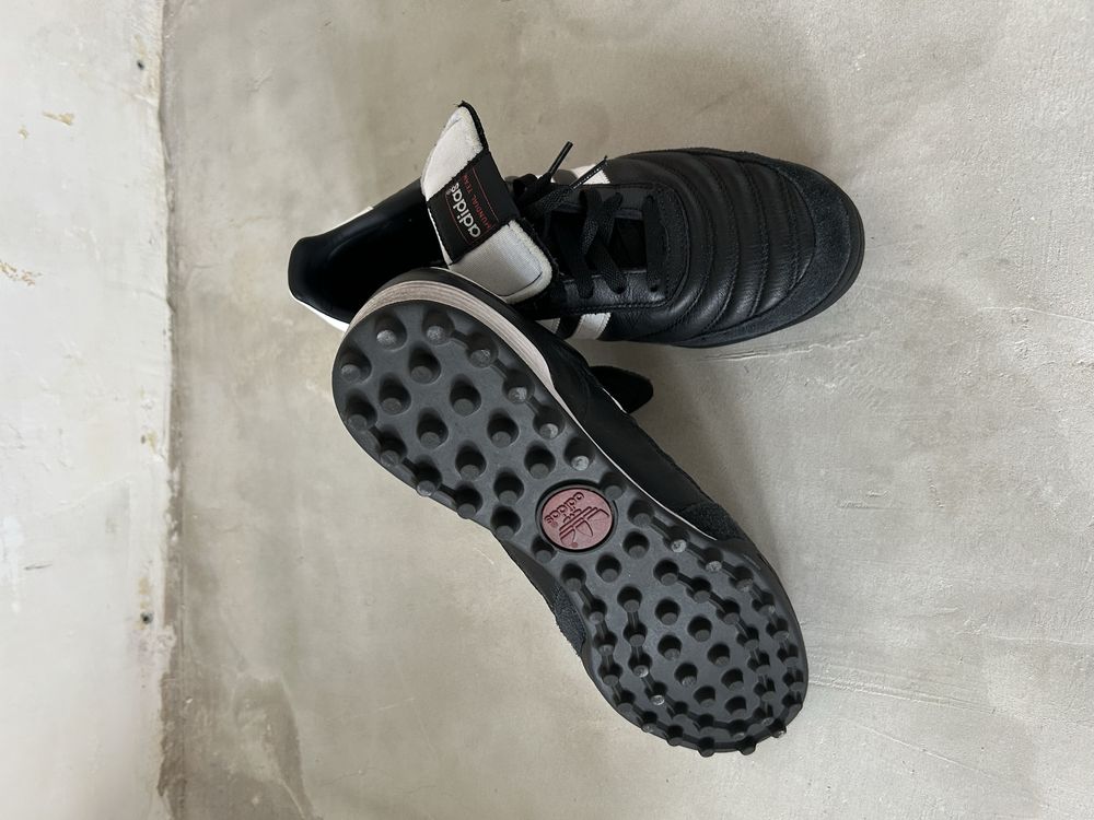 Копочки / сороконожки Adidas Mundial
