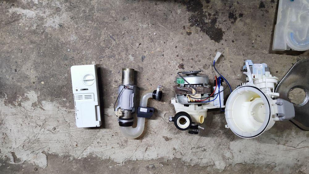 Посудомийна машина Ariston CIS LI 480 A 45см