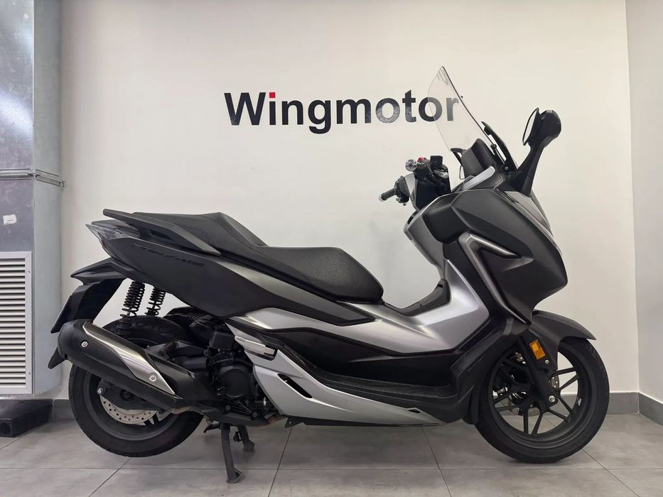 Honda Forza 300