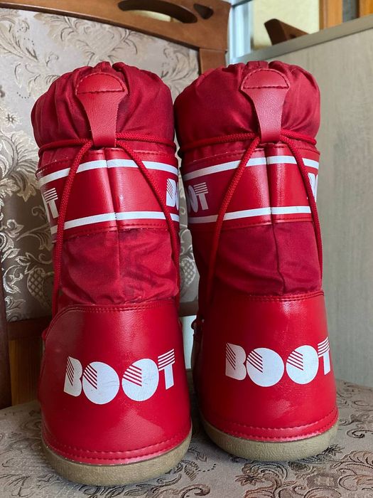 moon boots червоні