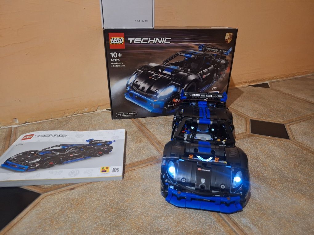 Продам lego technic 42176
