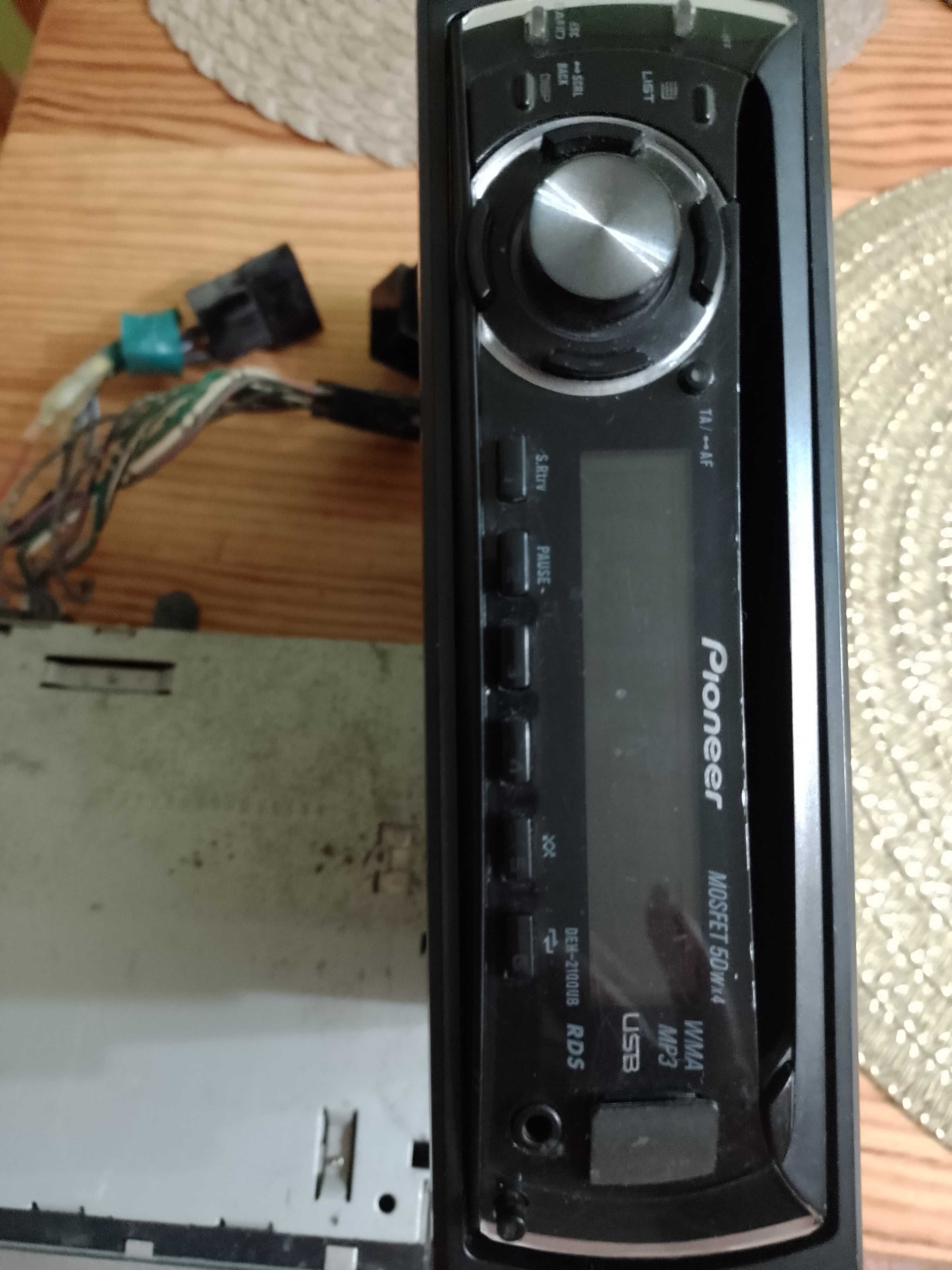 radio samochodowe Pionier DEH 2100UB  USB CD MP3  4 x 50 W