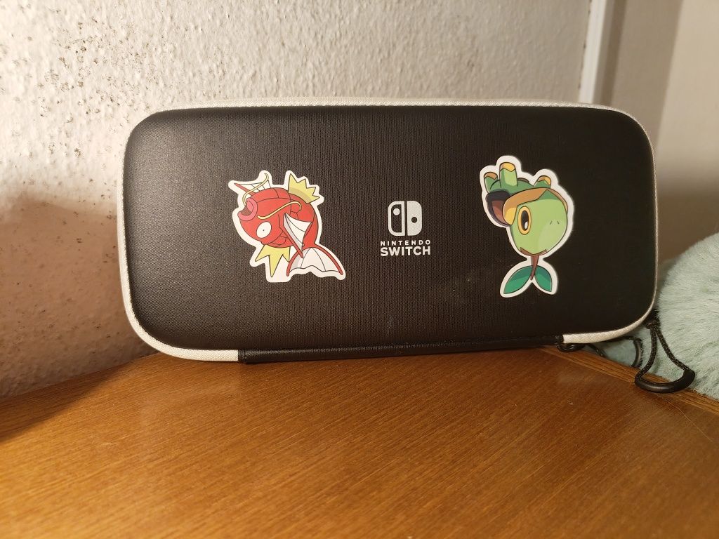 Nintendo Switch oled v2 Scralet&Violet Edition desbloqueada