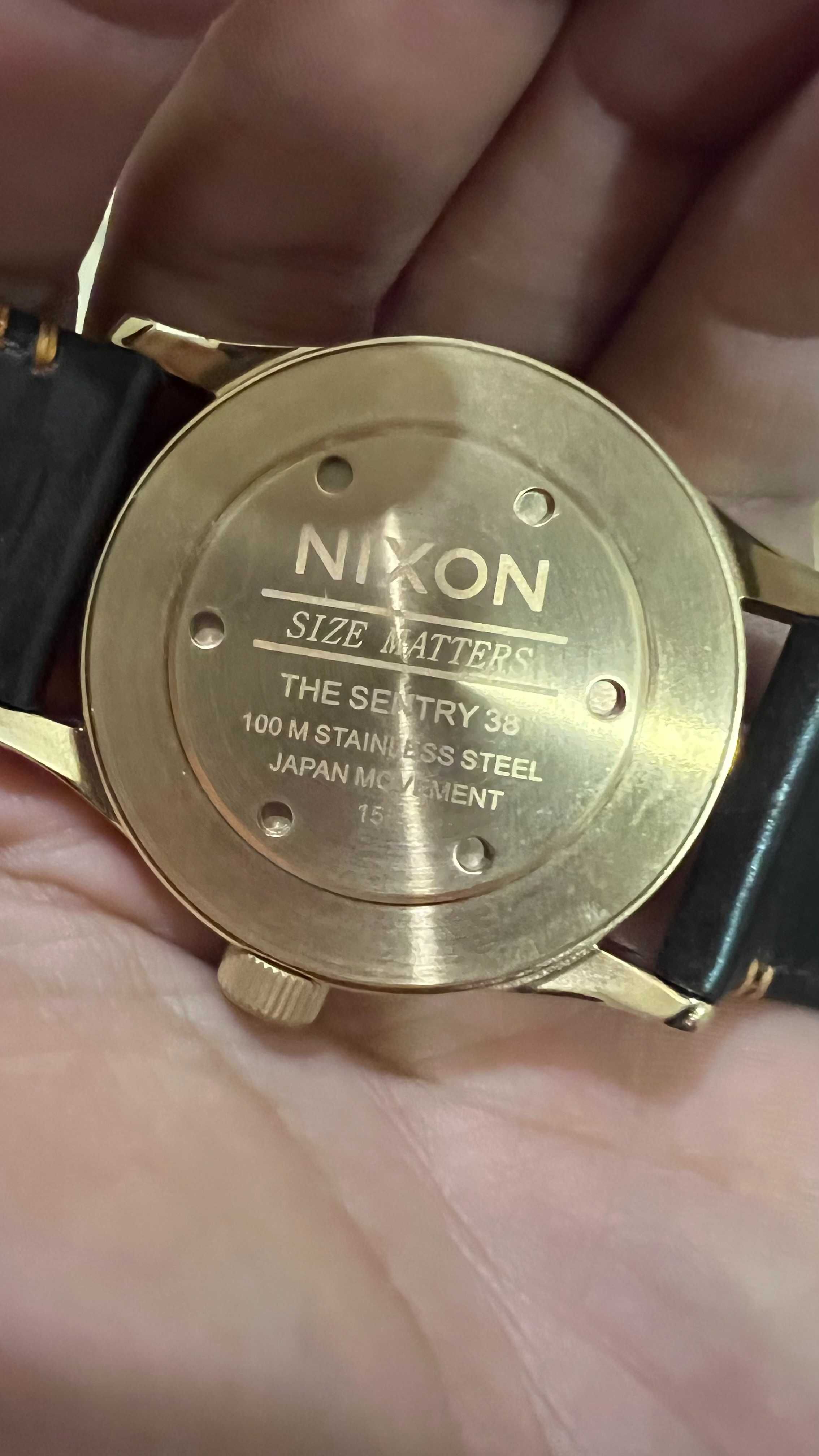 Nixon Sentry Leather