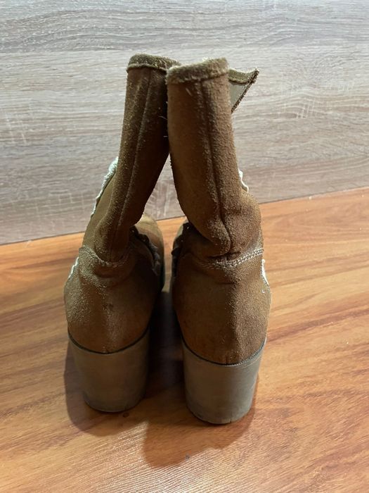 Botas Camurça com renda