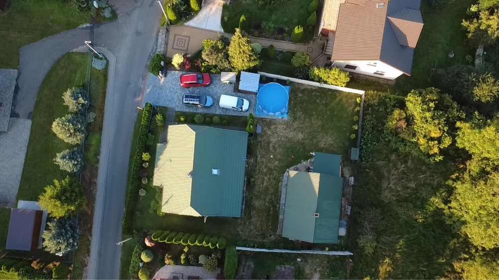 Zdjecia dronem dron film usługa dronem