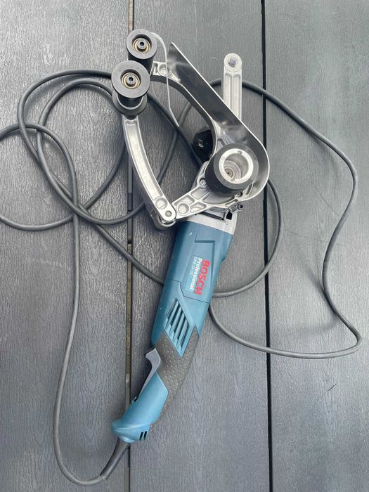 Bosch GBR 14 CE Profesjonalna szlifierka taśmowa do rur.