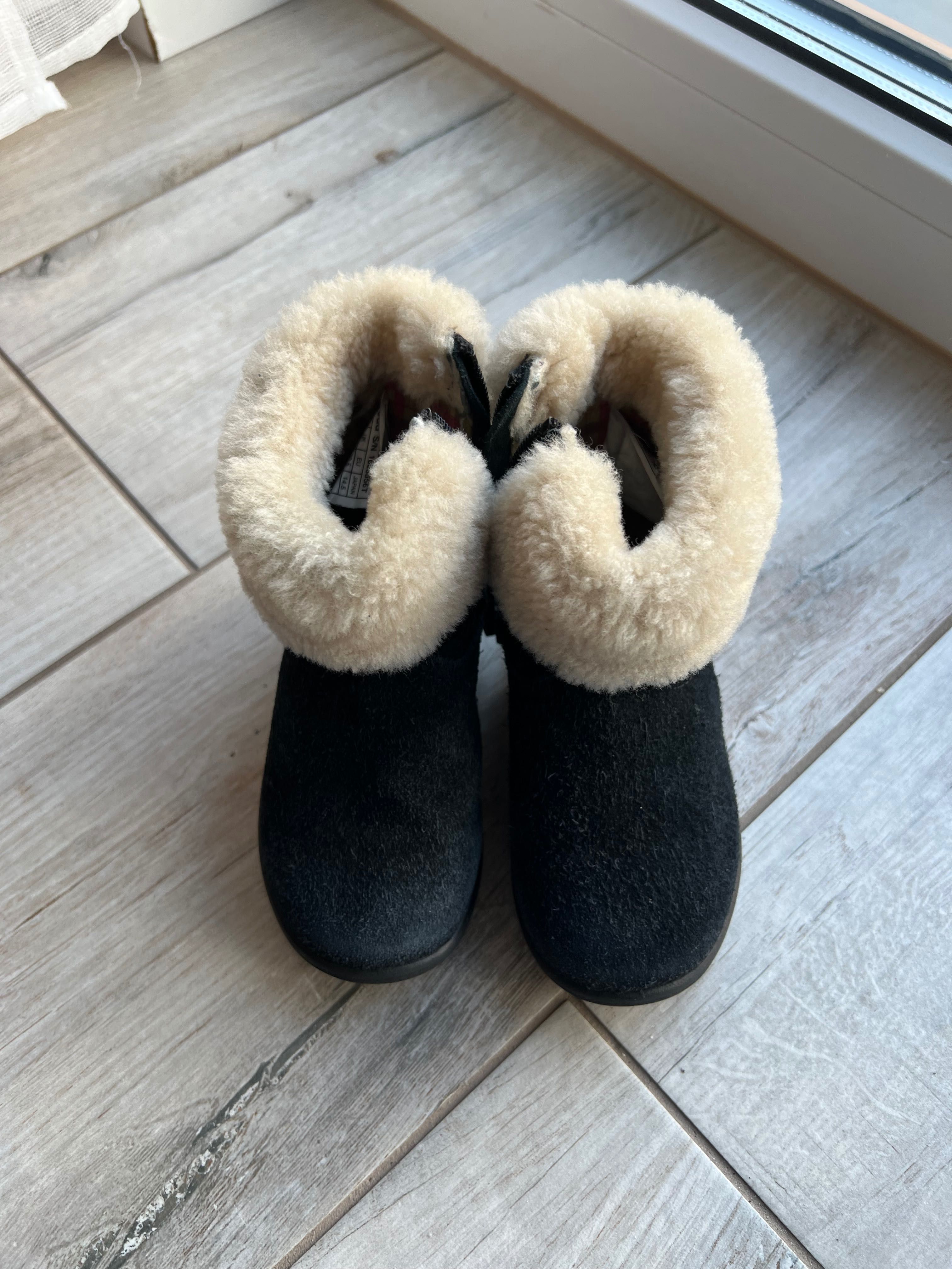 Зимові чобіточки UGG, р. 23,5