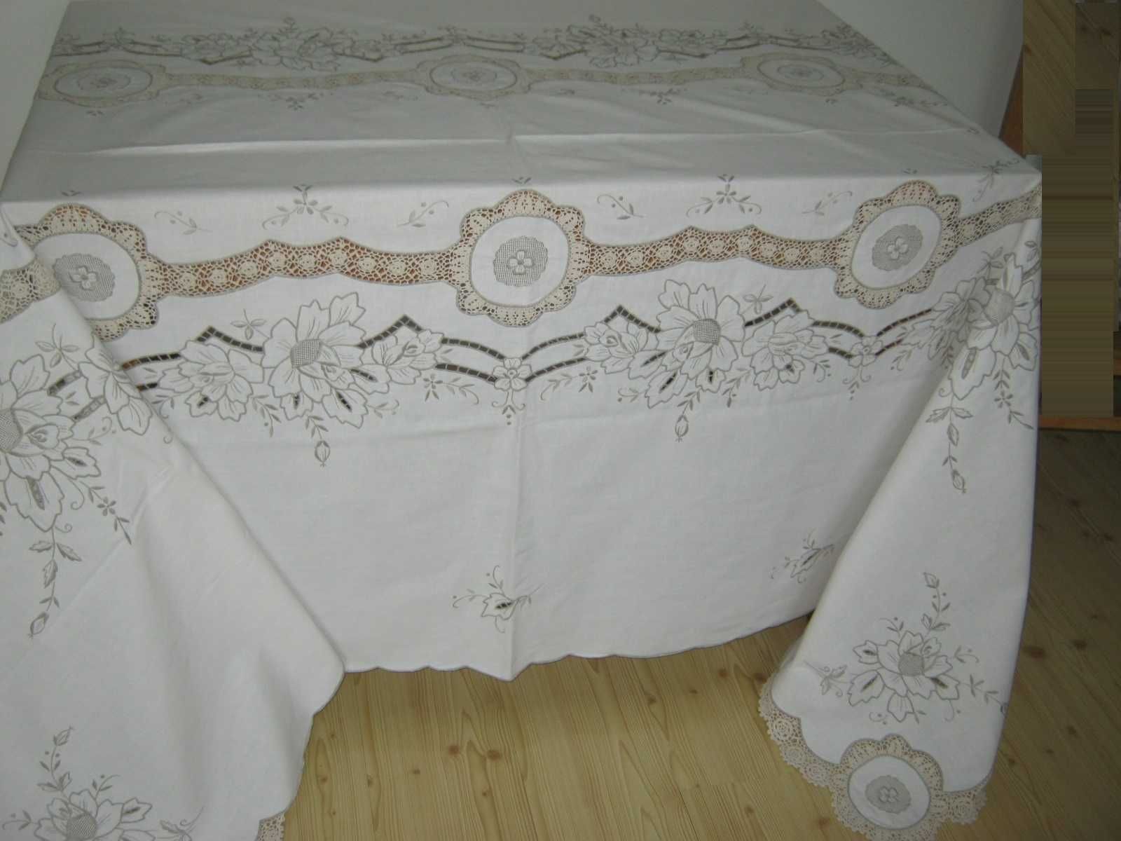 Haft ręczny richelieu szydełko mereżki obrus bawełna 164 / 252 cm